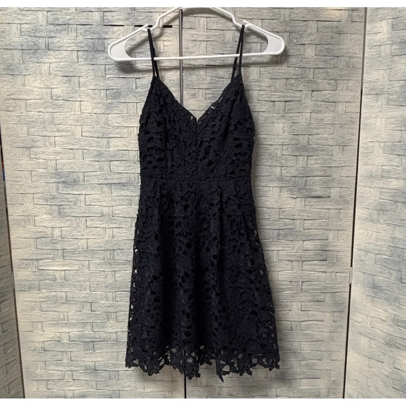 ASTR The Label Black Womens XS Lace Fit Flare Dress‎ Spaghetti Straps V Neck - Picture 2 of 6
